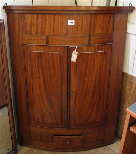 19C mahogany bow-fronted hanging corner cupboard(-)